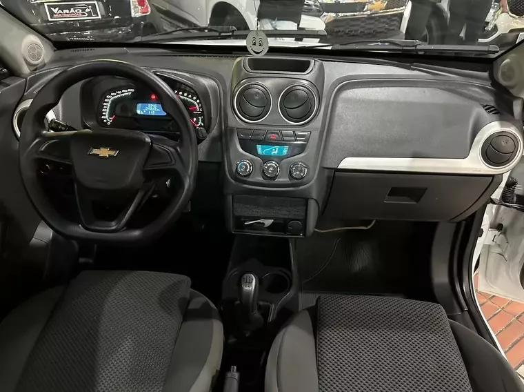 Chevrolet Montana Branco 8