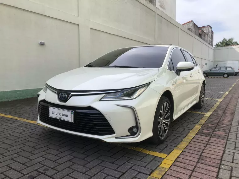 Toyota Corolla Branco 10