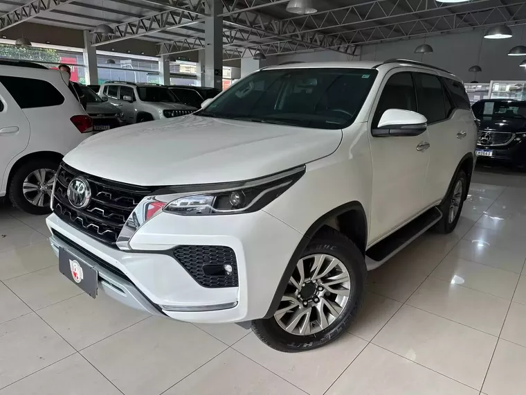 Toyota Hilux SW4 Branco 9