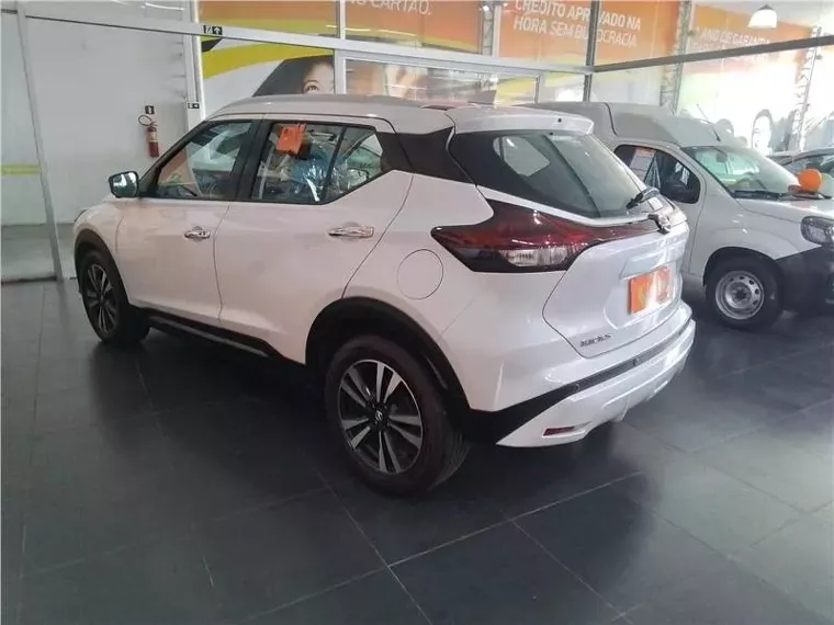 Nissan Kicks Branco 4