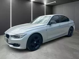 320i