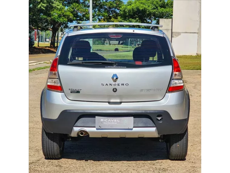 Renault Sandero Prata 11