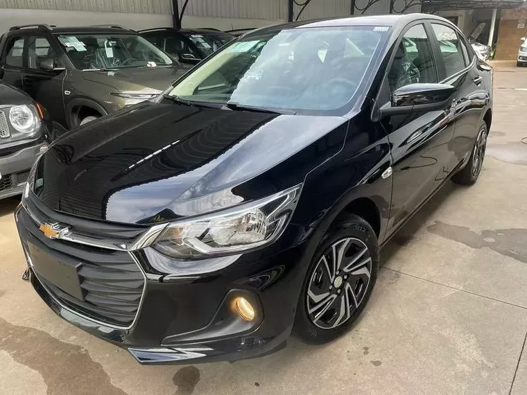 Chevrolet Onix Preto 5