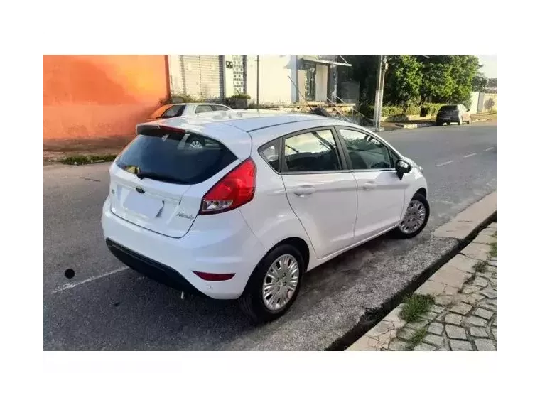 Ford Fiesta Branco 2