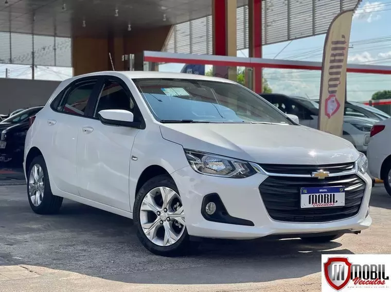 Chevrolet Onix Branco 10