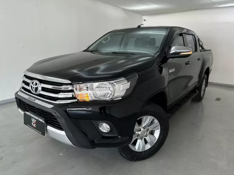 Toyota Hilux Preto 13