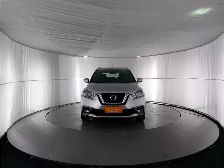 Nissan Kicks Prata 9