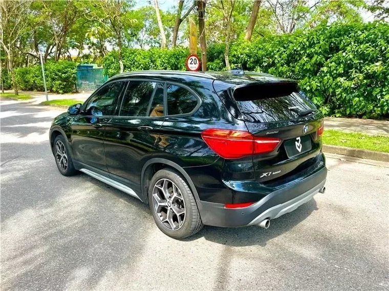 BMW X1 Preto 2