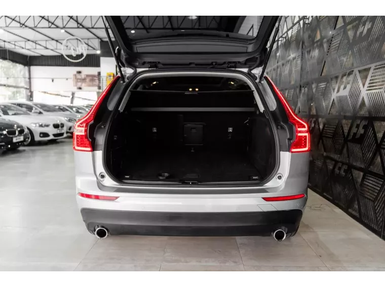 Volvo XC60 Prata 14