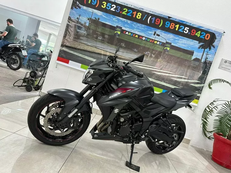 Suzuki GSX-S Preto 2