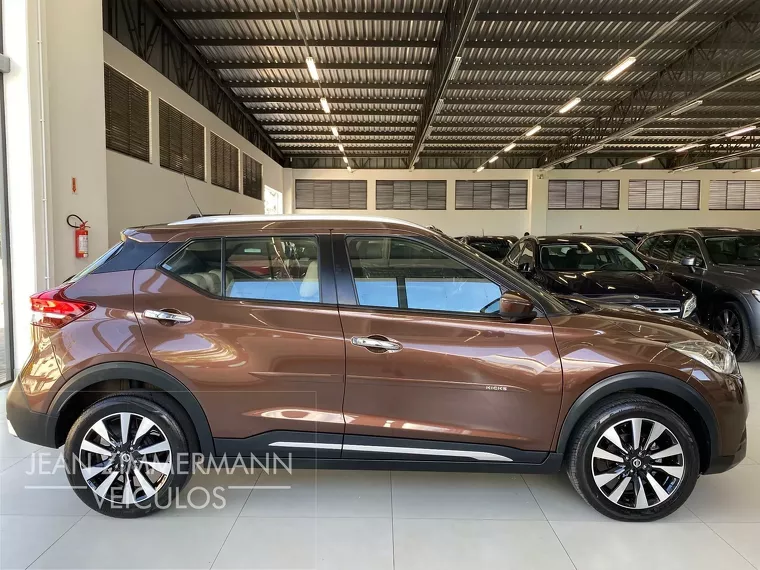 Nissan Kicks Marrom 10