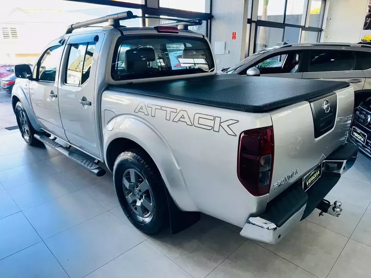 Nissan Frontier Prata 4