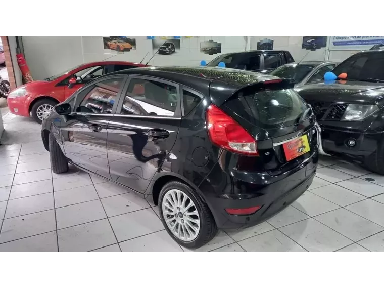 Ford Fiesta Preto 11