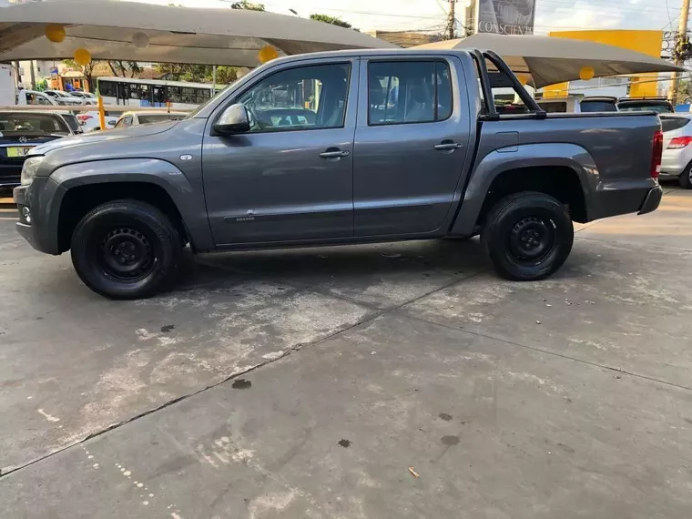 Volkswagen Amarok Prata 10