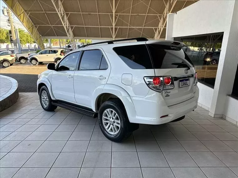 Toyota Hilux SW4 Branco 6