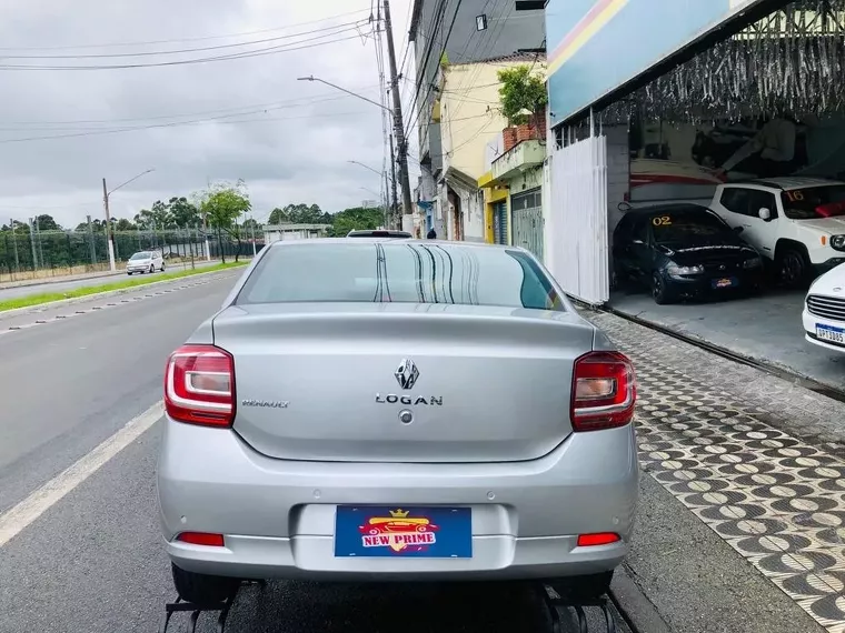 Renault Logan Prata 4