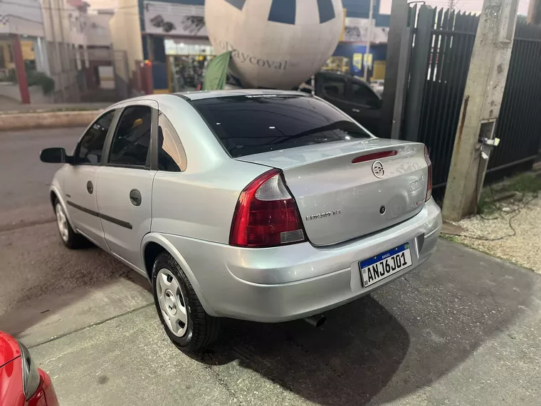 Chevrolet Corsa Prata 4