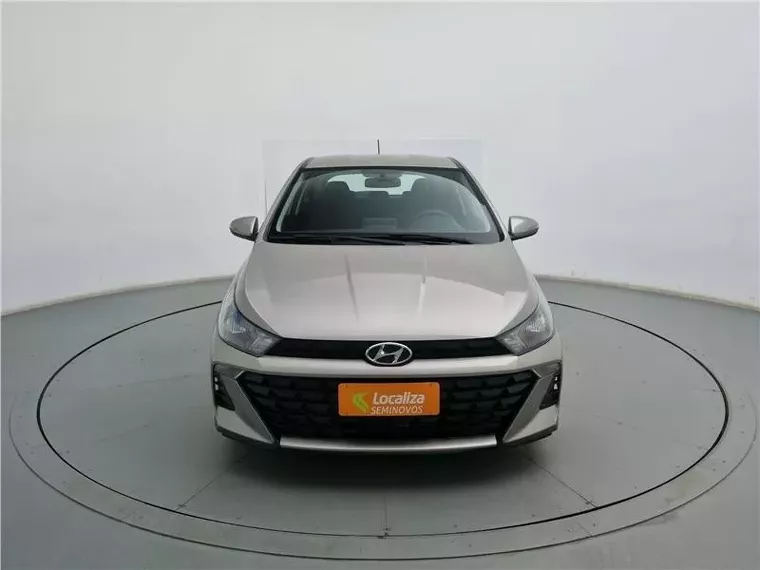 Hyundai HB20 Prata 13