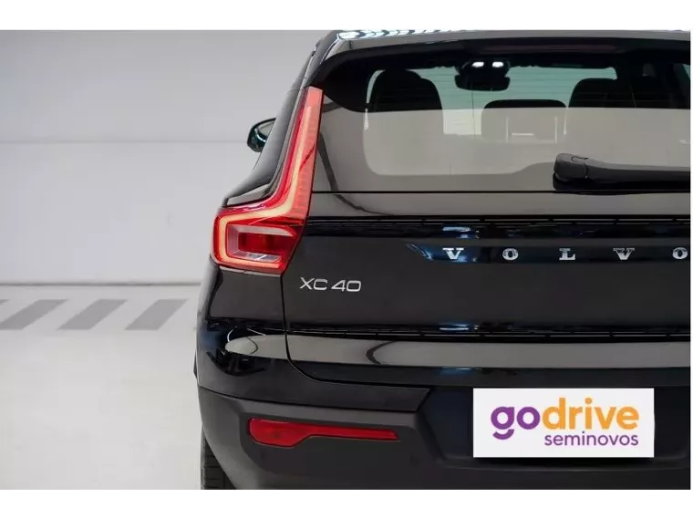 Volvo XC40 Preto 14