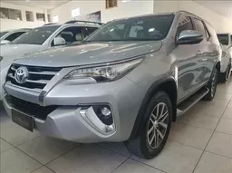 Toyota Hilux SW4