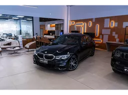 BMW 320i