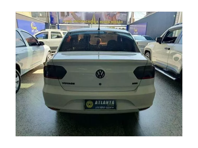 Volkswagen Voyage Branco 5