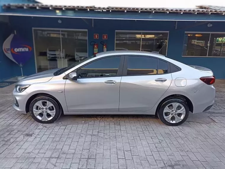 Chevrolet Onix Prata 14