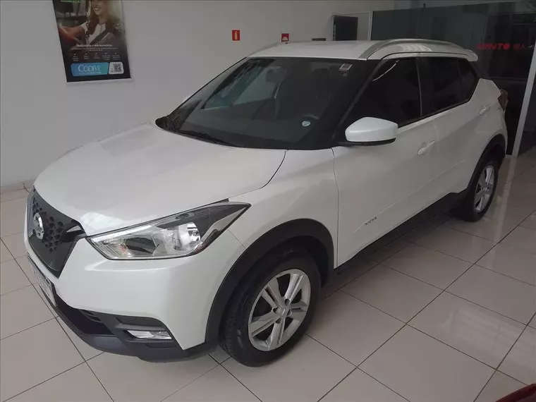 Nissan Kicks Branco 10