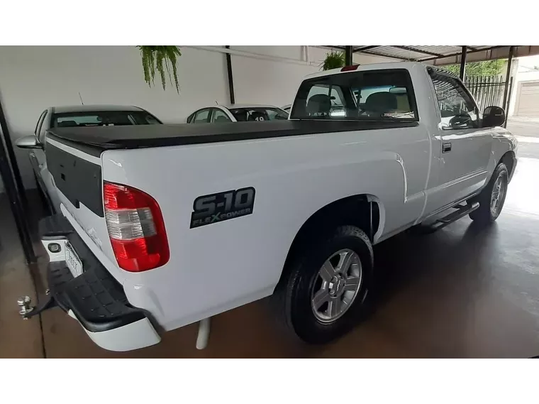 Chevrolet S10 Branco 18