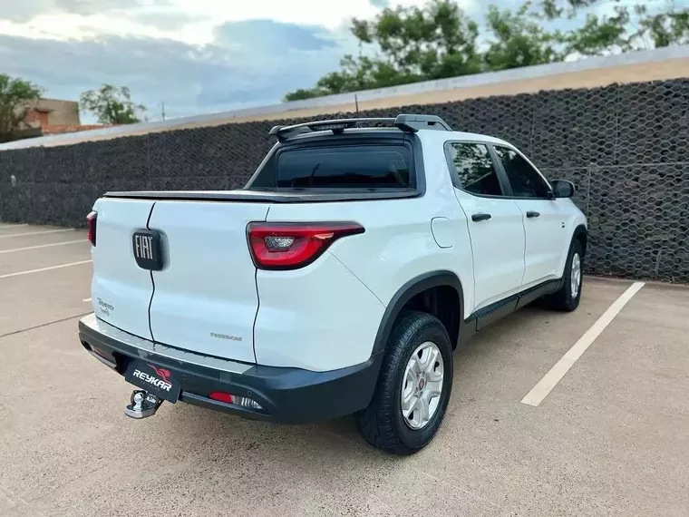 Fiat Toro Branco 6