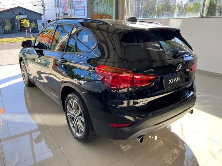 BMW X1 Preto 8