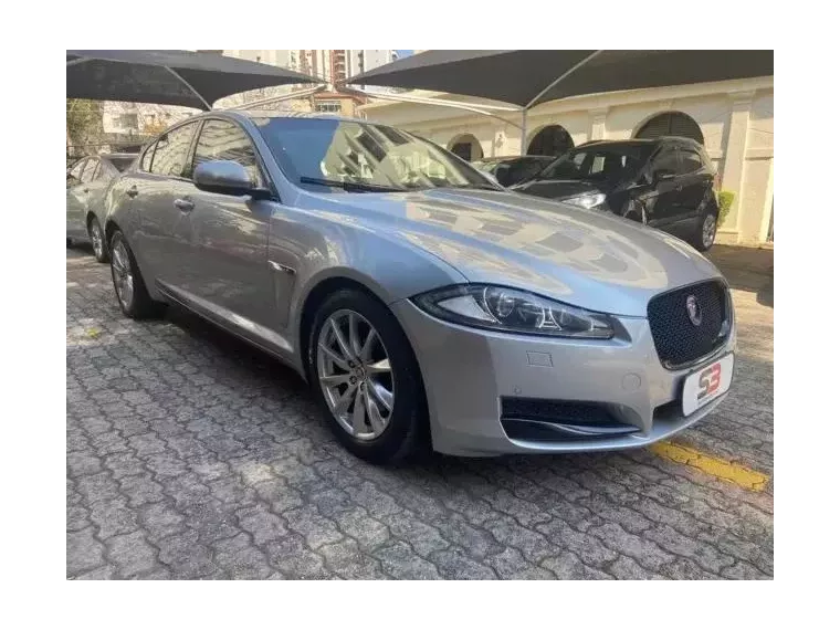 Jaguar XF Prata 9