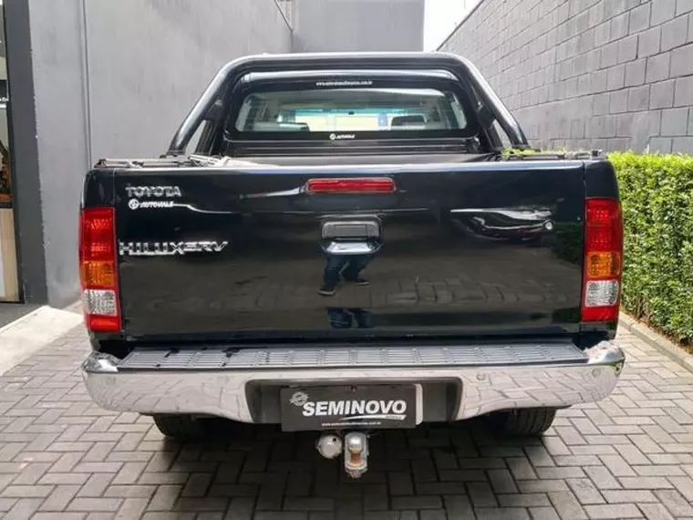 Toyota Hilux Preto 16