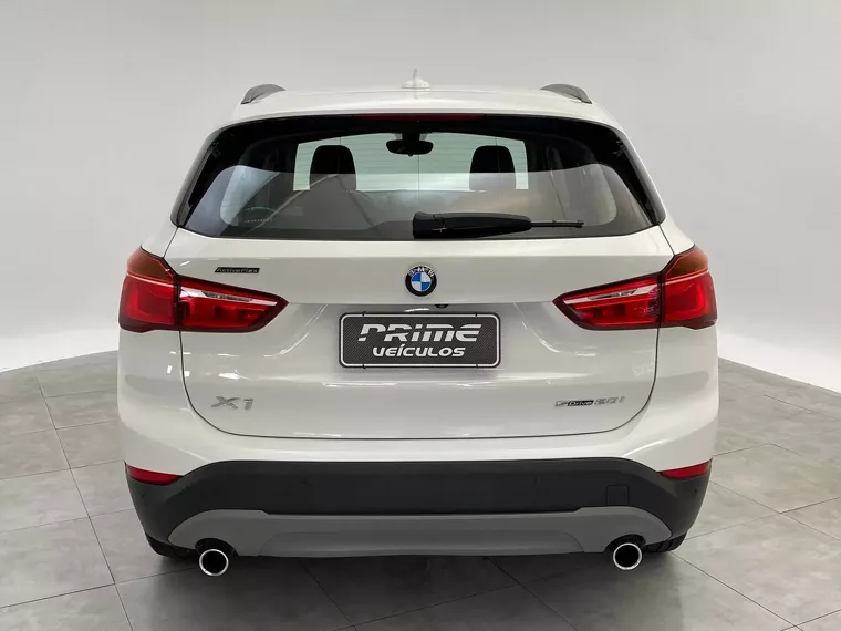 BMW X1 Branco 9