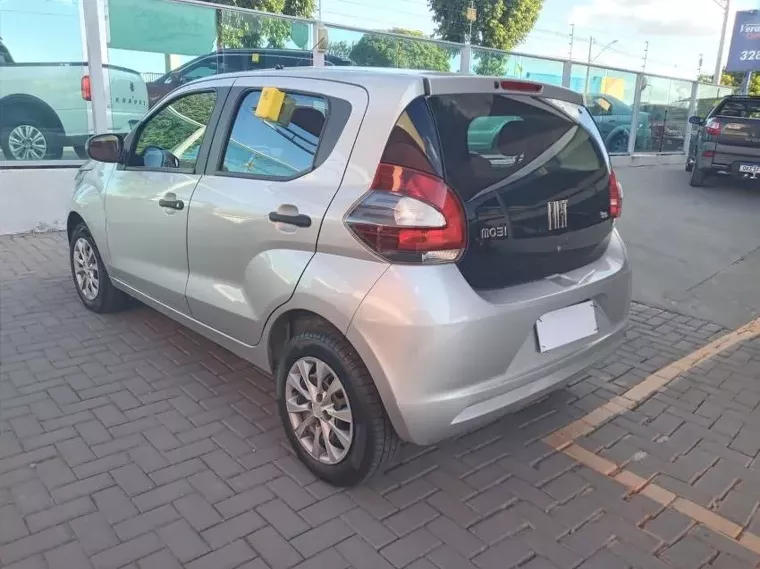 Fiat Mobi Prata 8