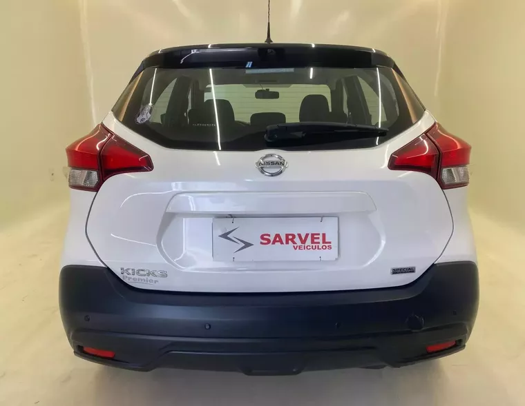 Nissan Kicks Branco 2