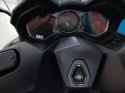 Kymco AK
