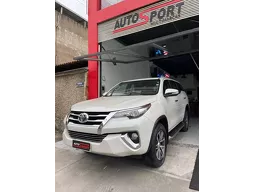 Toyota Hilux SW4