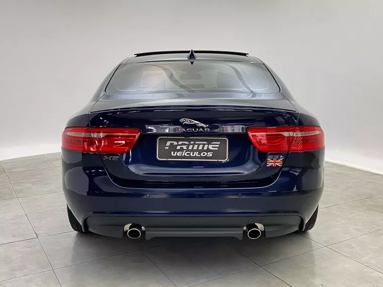 Jaguar XE Azul 13