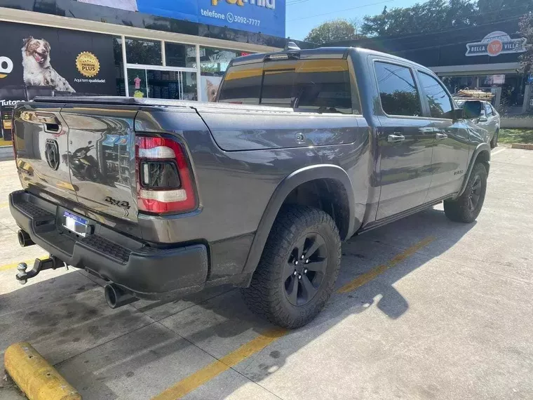 RAM 1500 Cinza 6