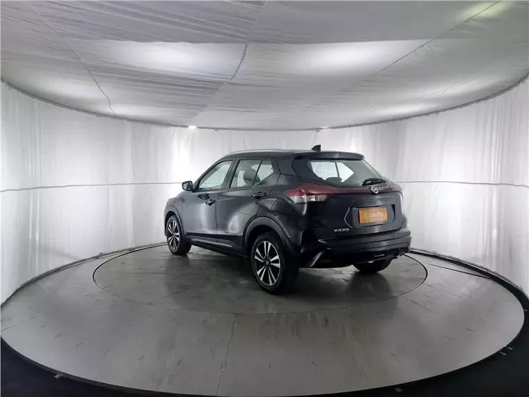 Nissan Kicks Preto 7