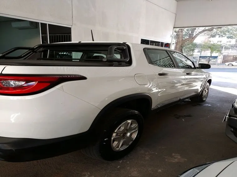 Fiat Toro Branco 17