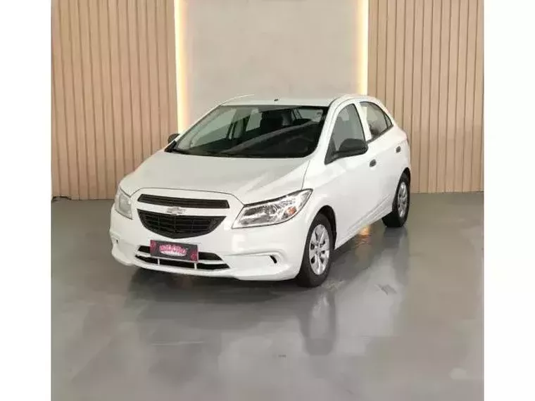 Chevrolet Onix Branco 3