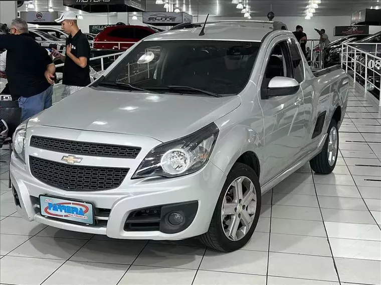 Chevrolet Montana Branco 13