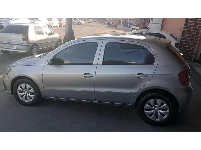 Volkswagen Gol Prata 4