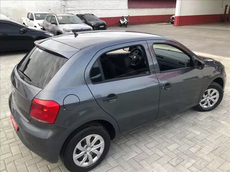 Volkswagen Gol Cinza 12