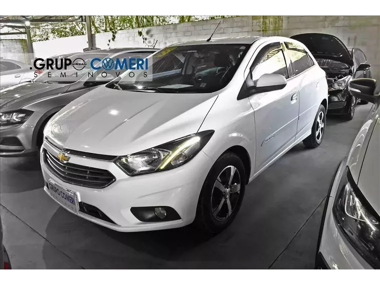 Chevrolet Onix Branco 1