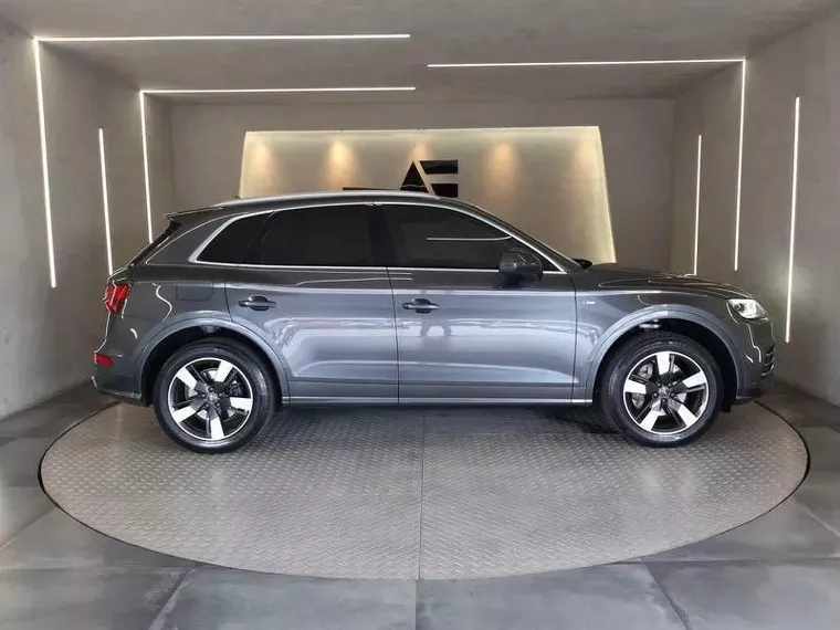 Audi Q5 Cinza 6