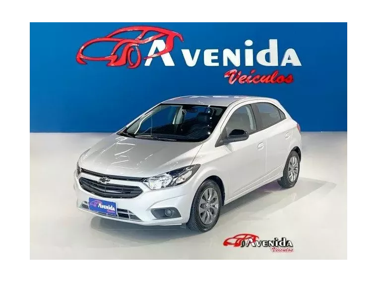 Chevrolet Onix Prata 8