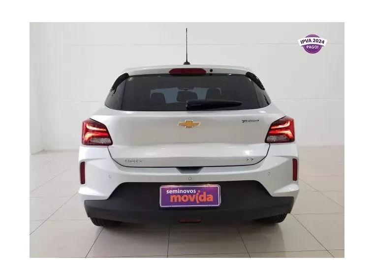 Chevrolet Onix Prata 3